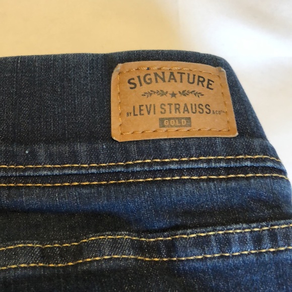 Women’s size 8 signature by Levi Strauss totally slimming pull on skinny jeans - Picture 12 of 12